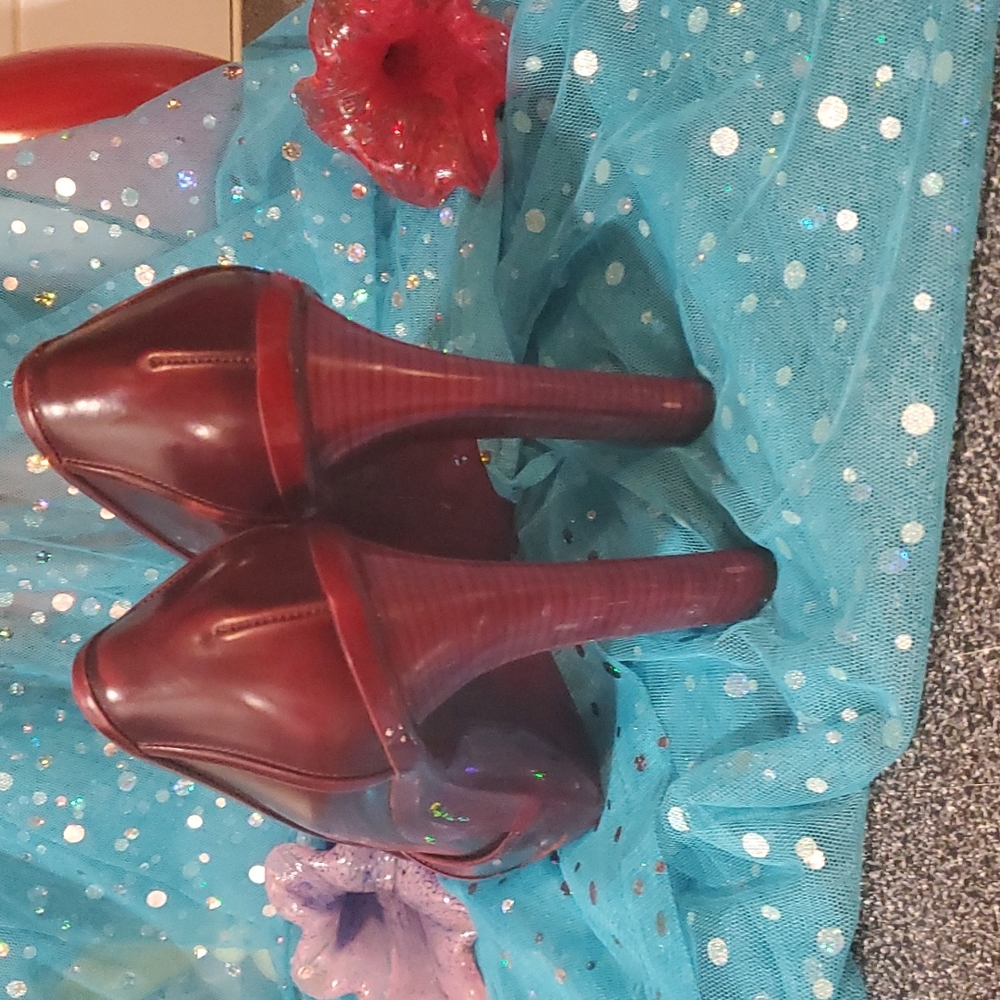 Salvatore Ferragamo Heels Shade of Red - Picture 2 of 15